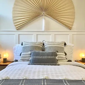 Stunning Themed 2 Bed Apartment